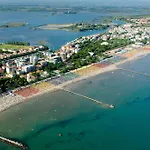Cozy Escape With View Apartman Grado
